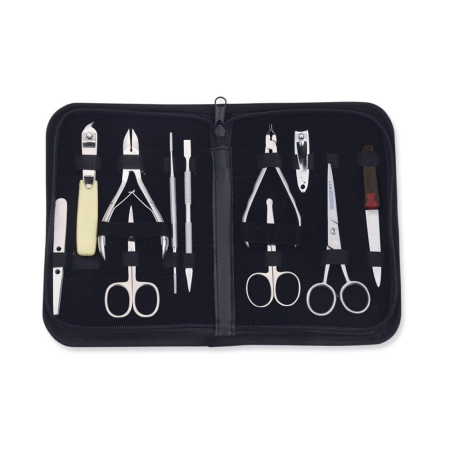 MANICURE AND PEDICURE SET